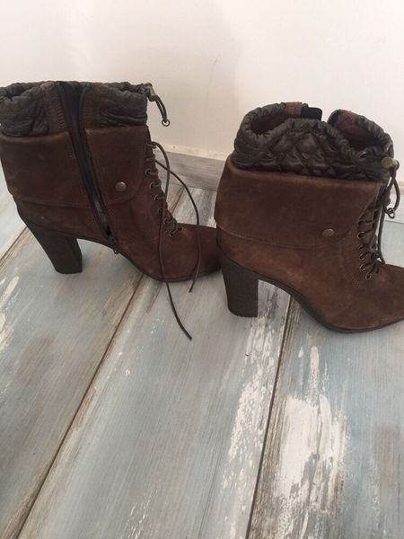 Дамски боти на ток Clarks