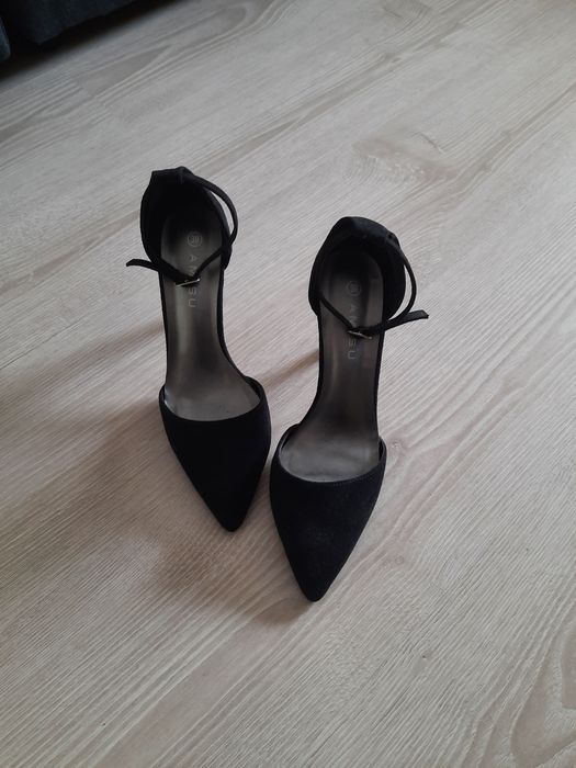 Pantofi eleganti cu toc marimea 39