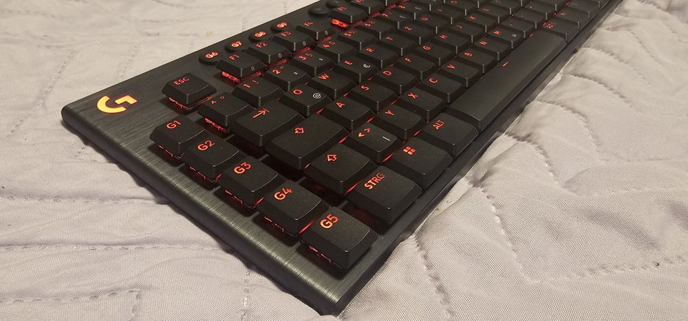 Logitech G915X lightspeed. Механична безжична геймърска клавиатура