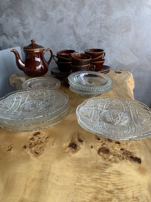 Set ceai( cafea, farfurioare 5 intinse , 3 castronele