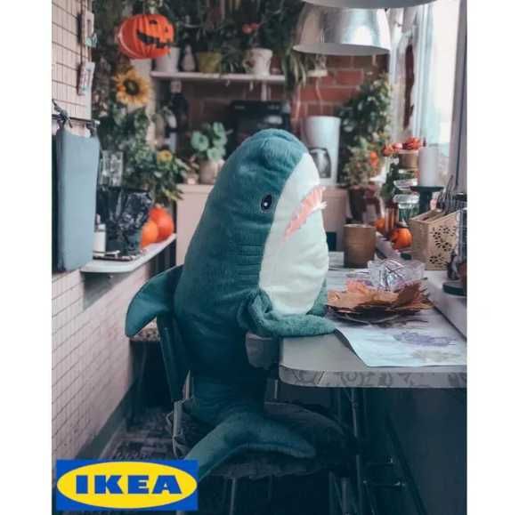 Легендарная акула из IKEA (Blahaj) для подарка на новый год