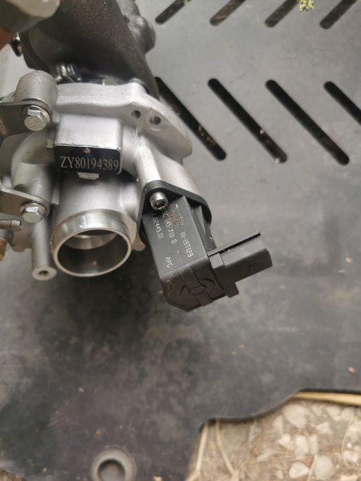 Turbina turbosuflanta VW Golf V, Polo, Scirocco, Tiguan, Touran 1.4 TSI cod motor BLG, BMY, BWK, CAV, CAV, CAV  03C145701K/Q/T, 03C145702P
Cod: