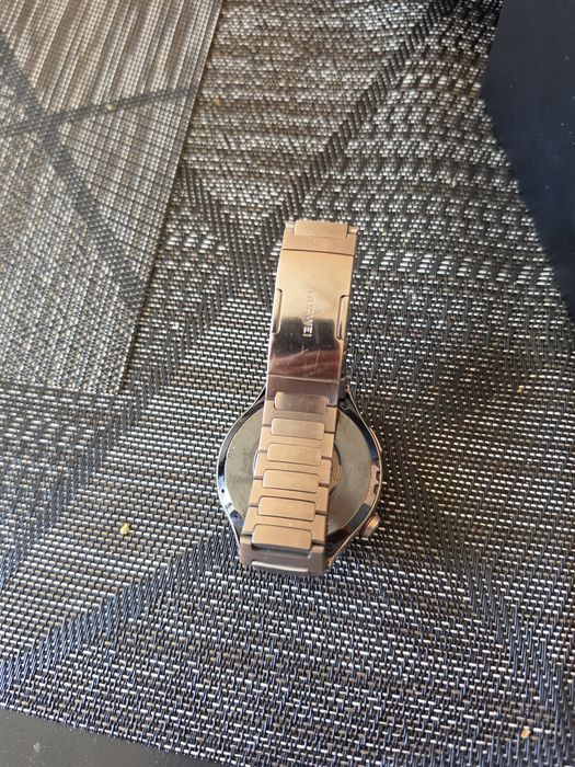 Продавам huawei gt 4 pro titanium