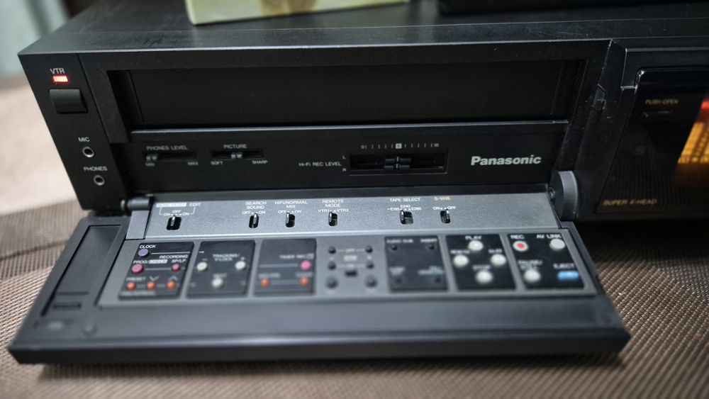 Супер видеомагнитофон Panasonic NV-FS88EG HI-FI Stereo SuperVHS