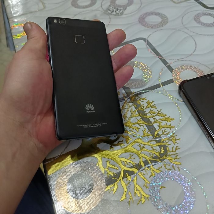 Смартфон Huawei P9Lite.
