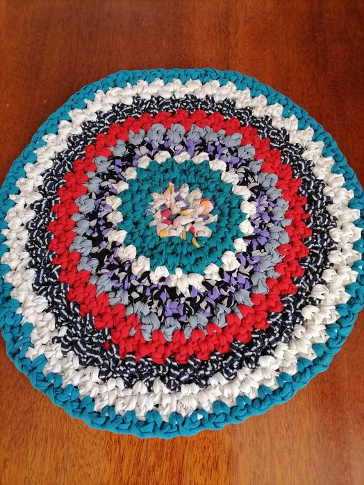 Коврики вязанные на табуреты