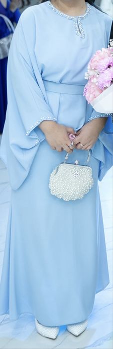 Двойка голубого цвета