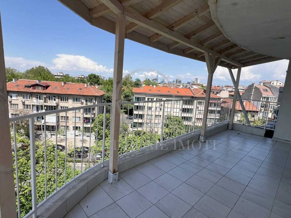 Продава се Тристаен апартамент в Пловдив, Център - 120 кв.м за 2500 €/кв.м - Снимка #12