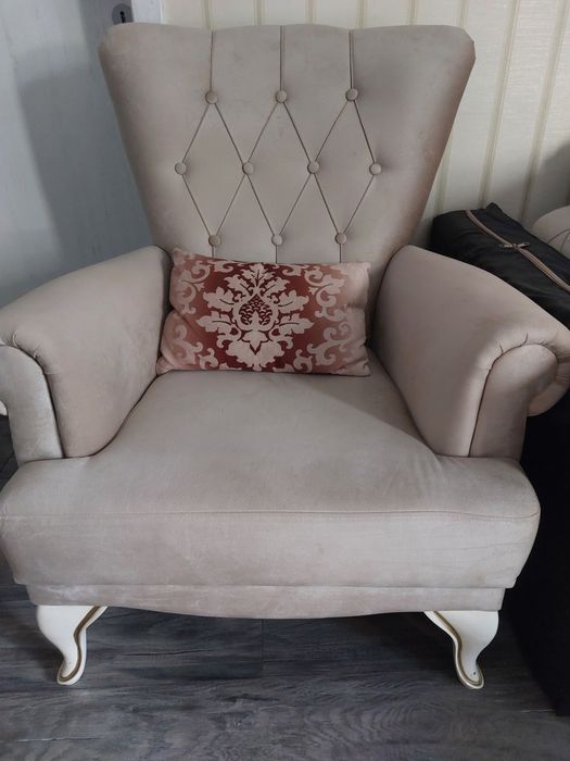 Set Mobilier Sufragerie Clasic Vienna - 2 Canapele Extensibile cu Ladă + Fotoliu Berjere