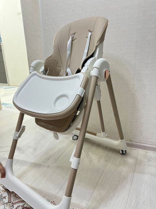 Детский стульчик для кормления