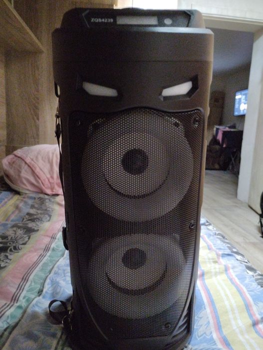 Продам калонку есть вмятина на работу не влияет