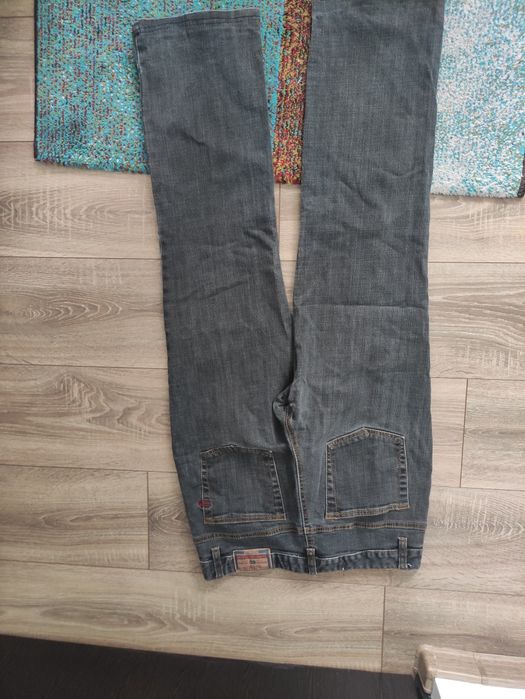 Blugi Diesel gri (nu Wrangler nu Levis nu Carhartt)