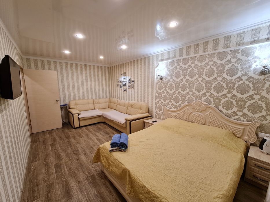 Катаева 14 (ТД Артур, Ярмарка)