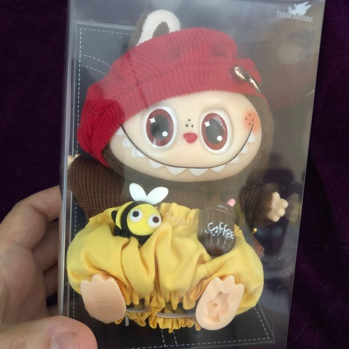 Лабубу с дрешки, Labubu Fall In Wild