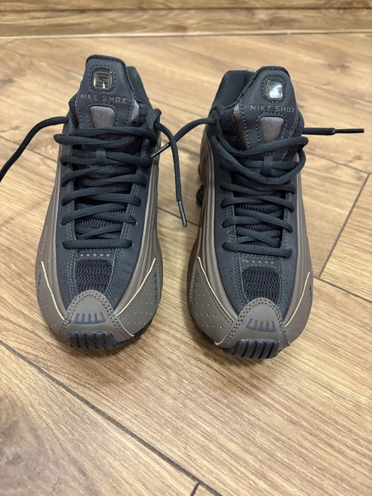 Дамски маратонки Nike Shox R4