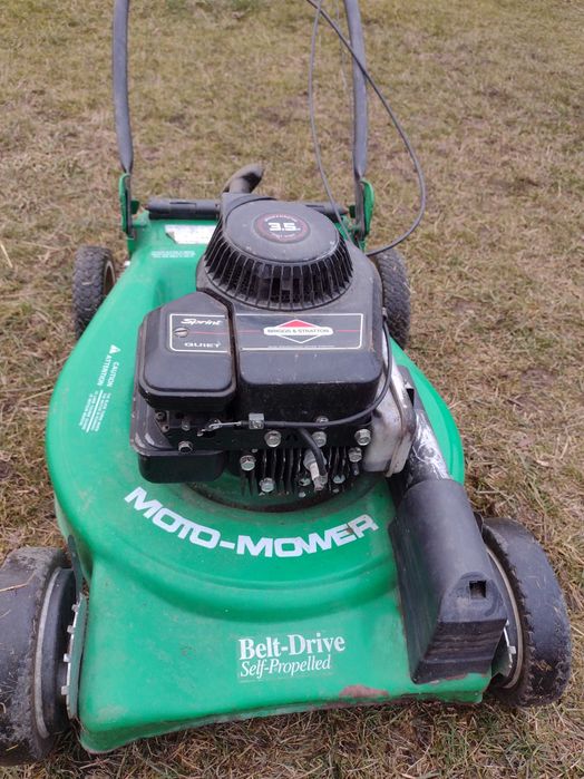 Masina der tuns  cu tractiune briggs&stratton - roti pline