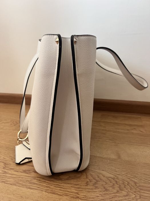 Geanta Guess pentru facultate