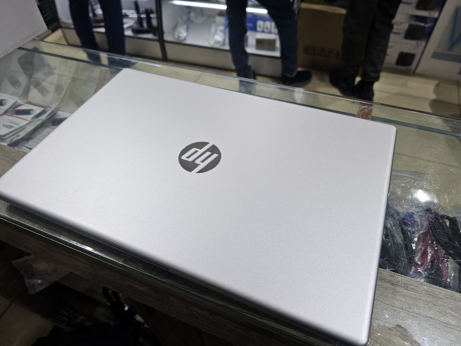 Почти новый сенсорный  HP Core i5 13-поколения!