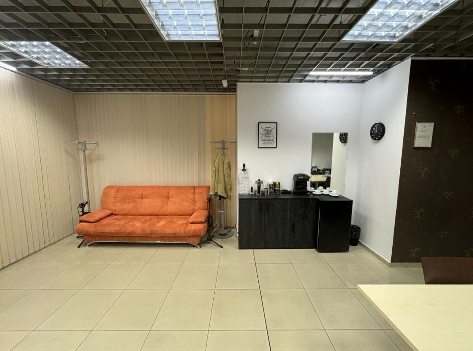 Дава се под наем Офис в Пловдив, Център - 50 кв.м за 200 € - Снимка #1