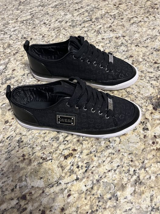 GUESS Оригинални Маратонки 40 р-р