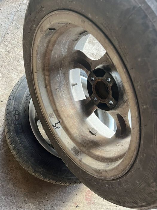 Vând jante echipate