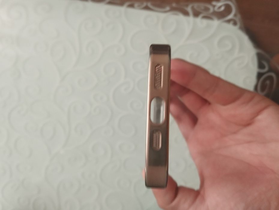 Чехол на IPhone 16 pro