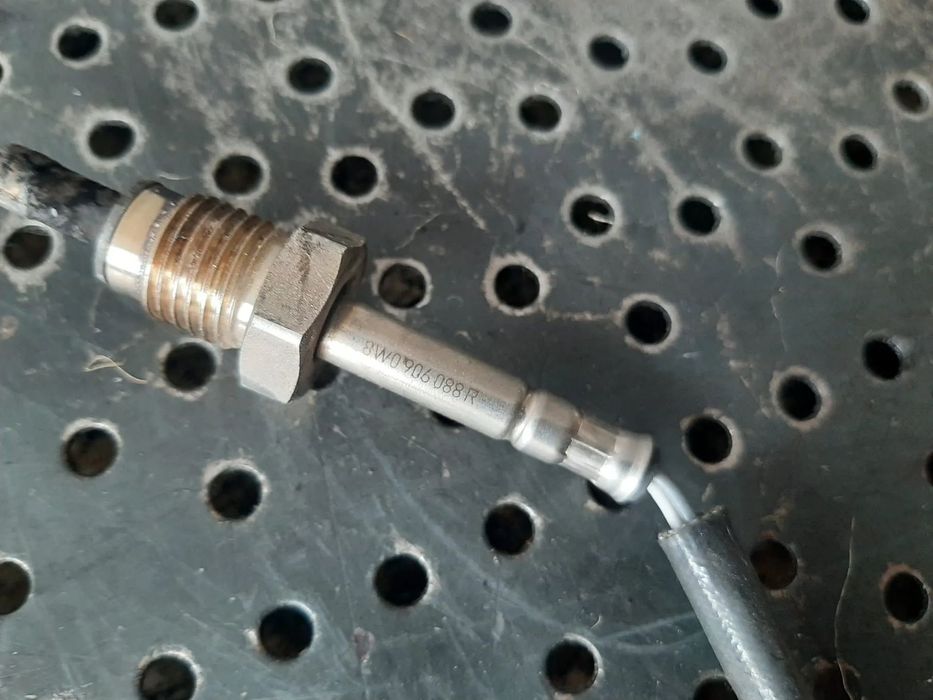 senzor temperatura gaze evacuare 2.0 tdi deu audi a4 b9 8w 8w0906088r