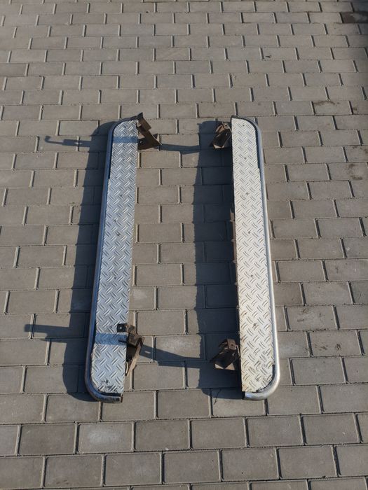 Продам пороги на машину