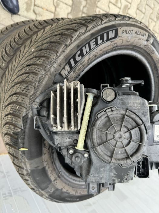 Ляв ОБОРУДВАН фар за BMW 5 G30 G31 Adaptive led Перфектен