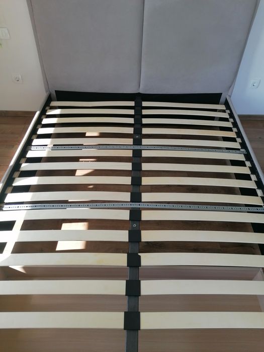 Vând CESIMA Pat tapițat, 160x200, somieră și sertar incluse