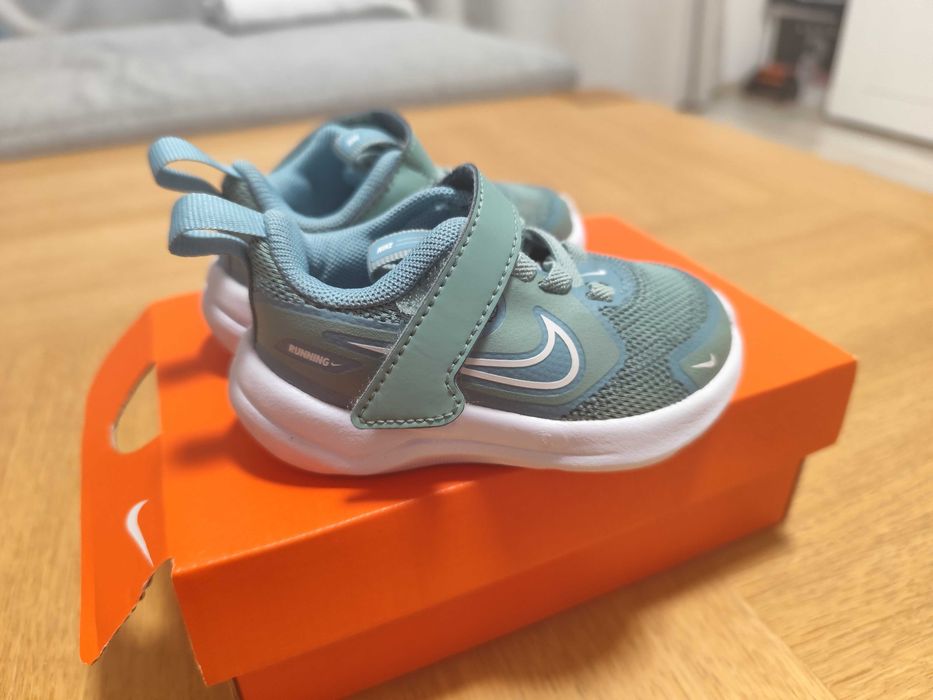 Nike cosmic runner