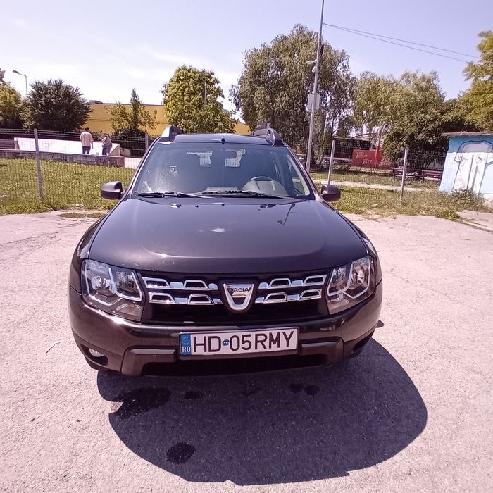 Vând Dacia Duster