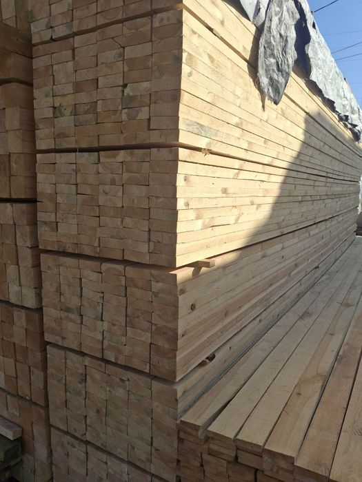 Ko'p turdagi yog'och, taxta, reyka, brus.