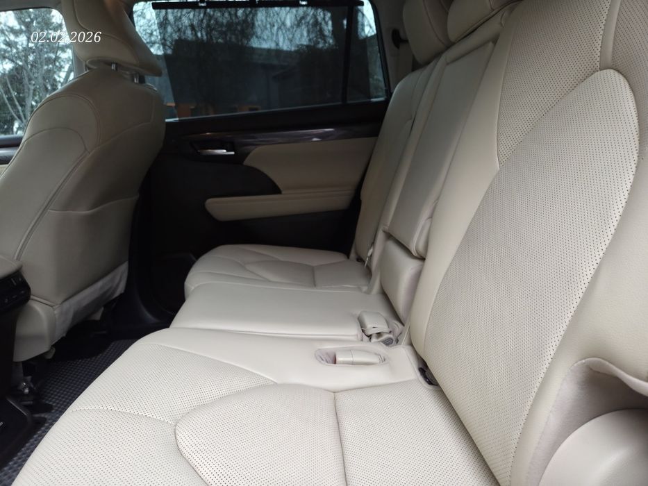 Toyota highlander hybrid awd full 2022 yil