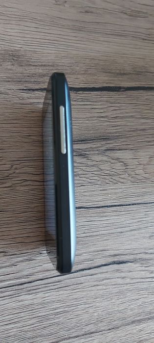 Телефон HTC DESIRE 200