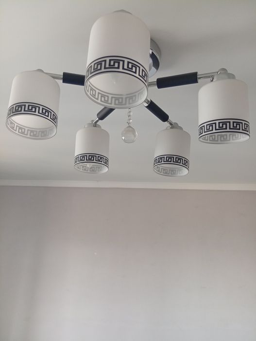 Люстра на 5 лампочек