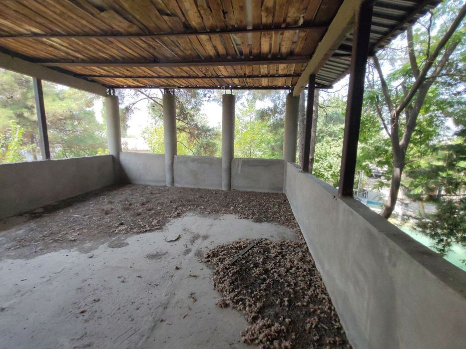 Дом 6км.от Ташкент20сот.ГЭС Кадырья(подходит под санаторий или клинику