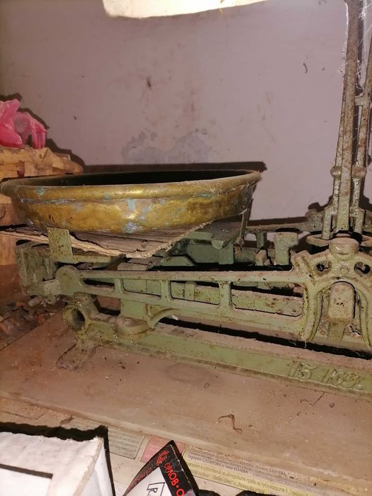 Ръчна Везна, 100 годишна.