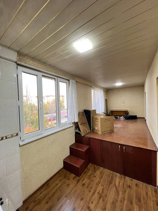 Kvartira sotiladi Shayxontoxur tumani bel tepa daxasi  2/3/9/  68m²