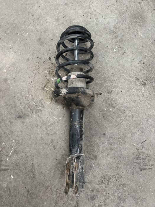 Амортисьори и прожини за повдигане на Голф 3