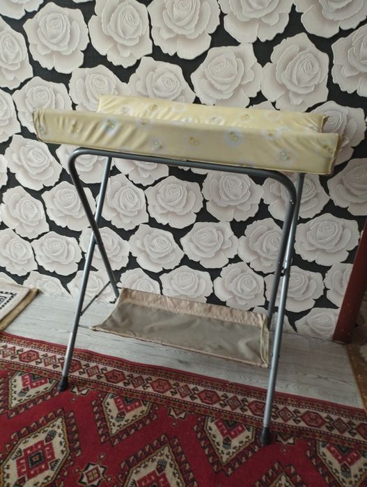 Пеленальный стол