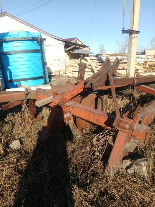 Плуг на к 700 мощный.