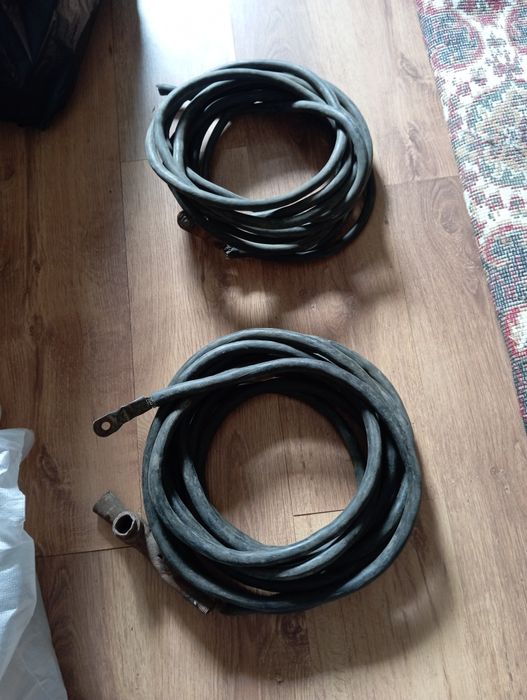 Кабель сварочный. 8 метров каждая.