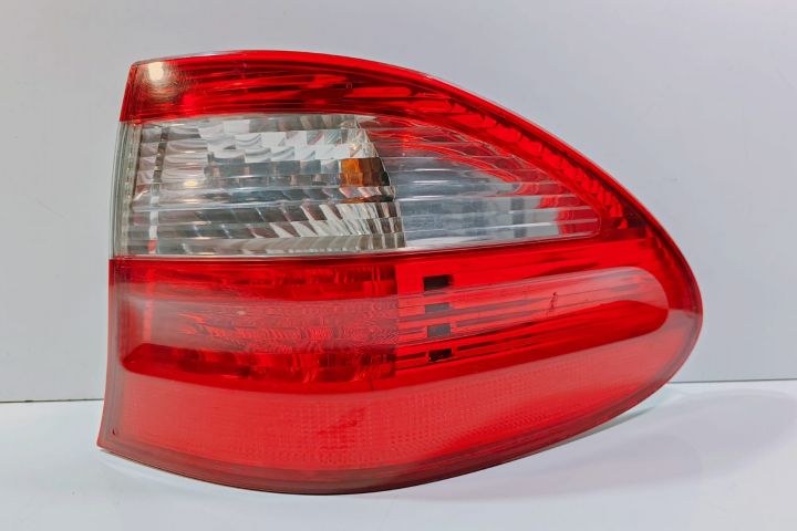 Stop Dreapta  tripla break A2118201664 Mercedes-Benz E-Class W211