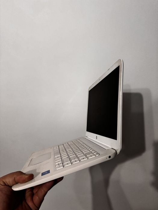 HP Stream 14 – Laptop ușor și portabil