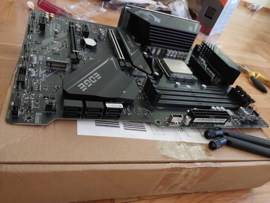 AMD Ryzen 9 5900X + MSI B550 Gaming Edge Wi-Fi