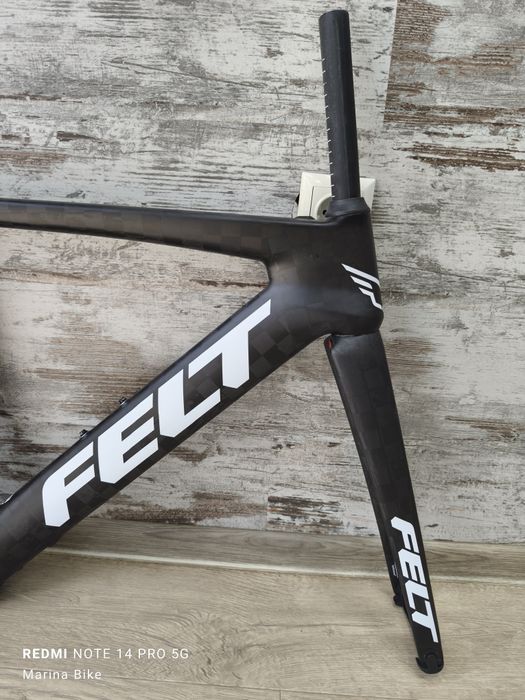 НОВА карбонова шосейна рамка Felt AR FRD | 51