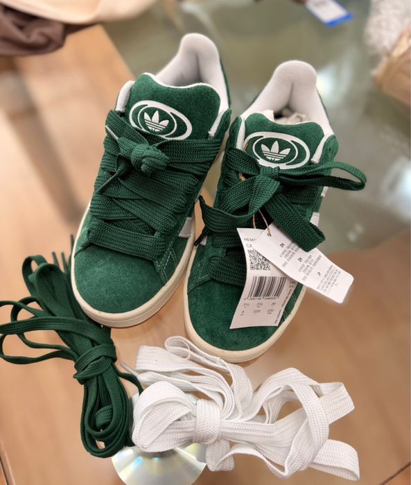 Продам новые кроссовки Adidas