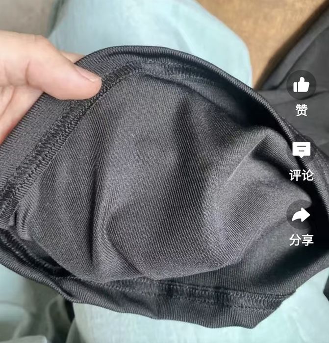 Женское платье чёрного цвета