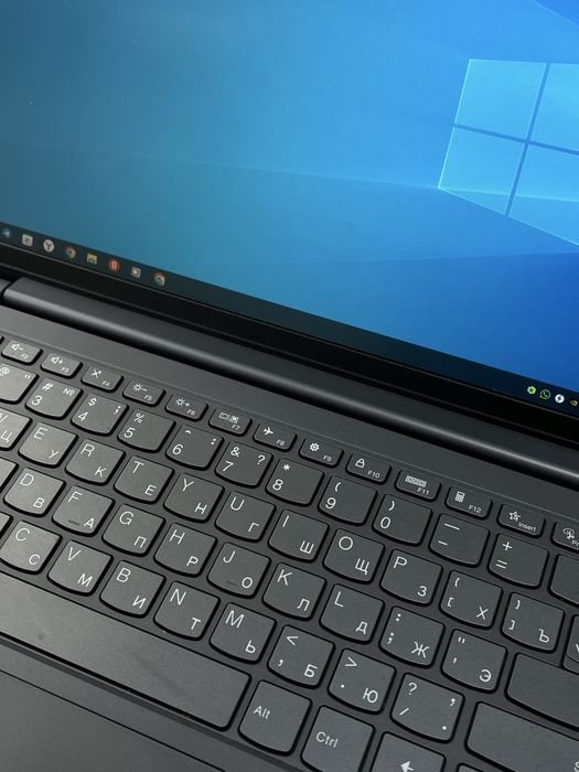 Ноутбук Lenovo Core i7-12